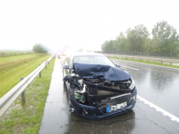 A hajdúböszörmény közlében összetört autó roncsa