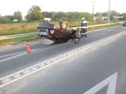 a tetejére borult autó a 47-es úton
