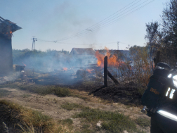 Hortobágy Borsós majorban ég a melléképület