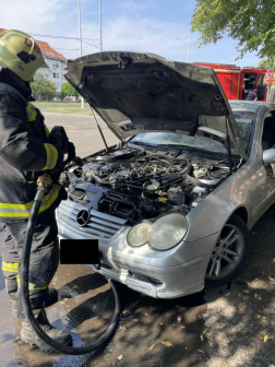 kigyulladt autó