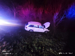 A 42-es főúton balesetezett jármű