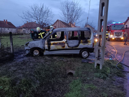 A Váncsodon leégett autó