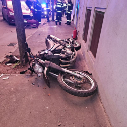 A Thaly Kálmán utcában felborult motor